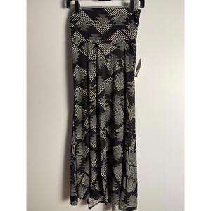 LuLaRoe Maxi Skirt Dress Black Cream Triangles Flowy High Yoga Waist  XXS NWT